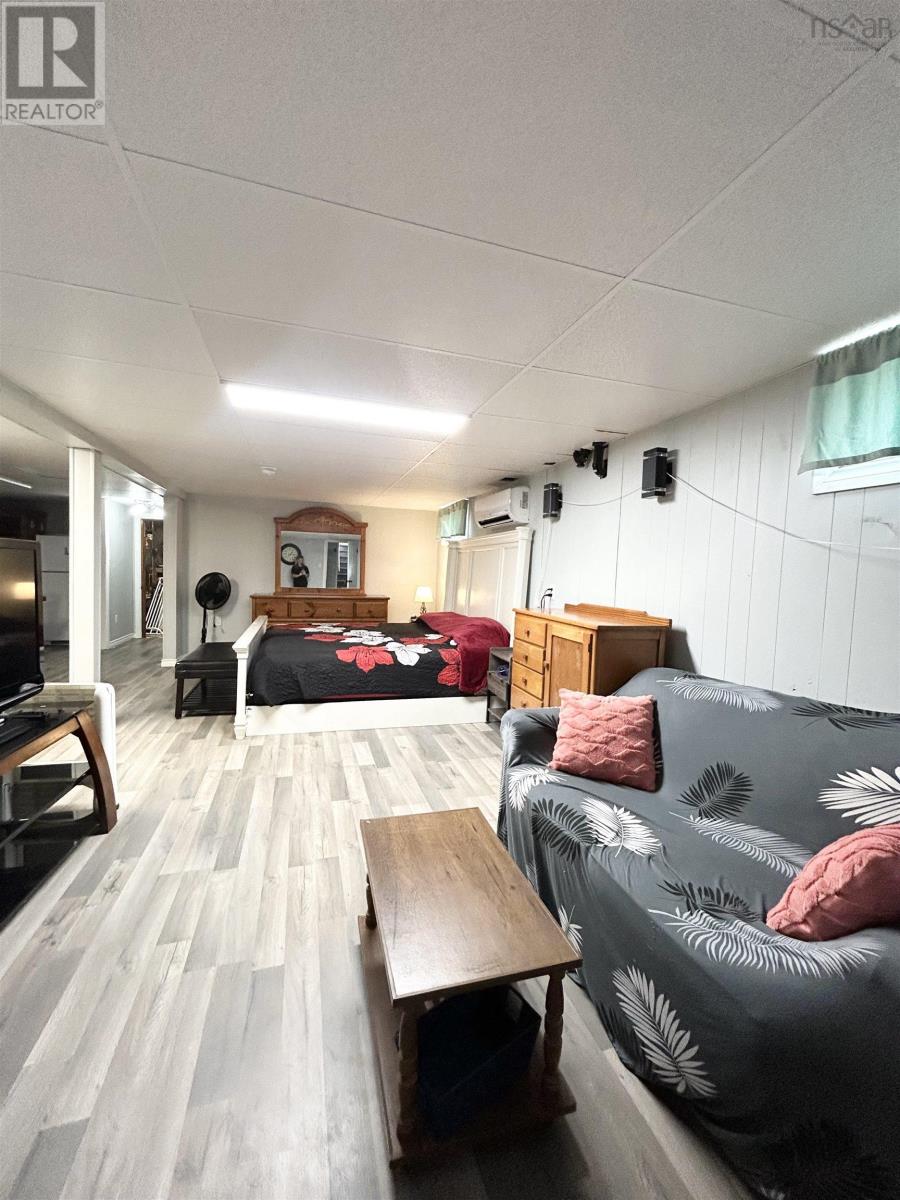 Property 21 of 37 of 8 Smith Avenue