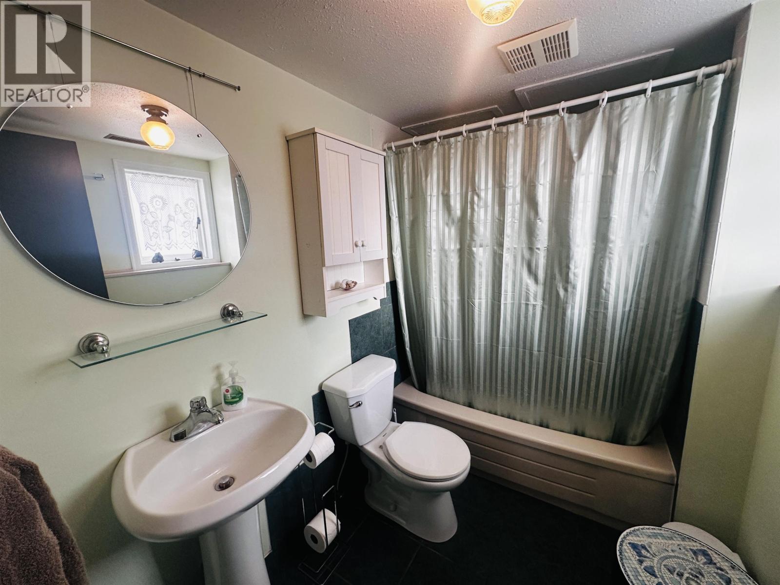 536 5TH Avenue, Burns Lake