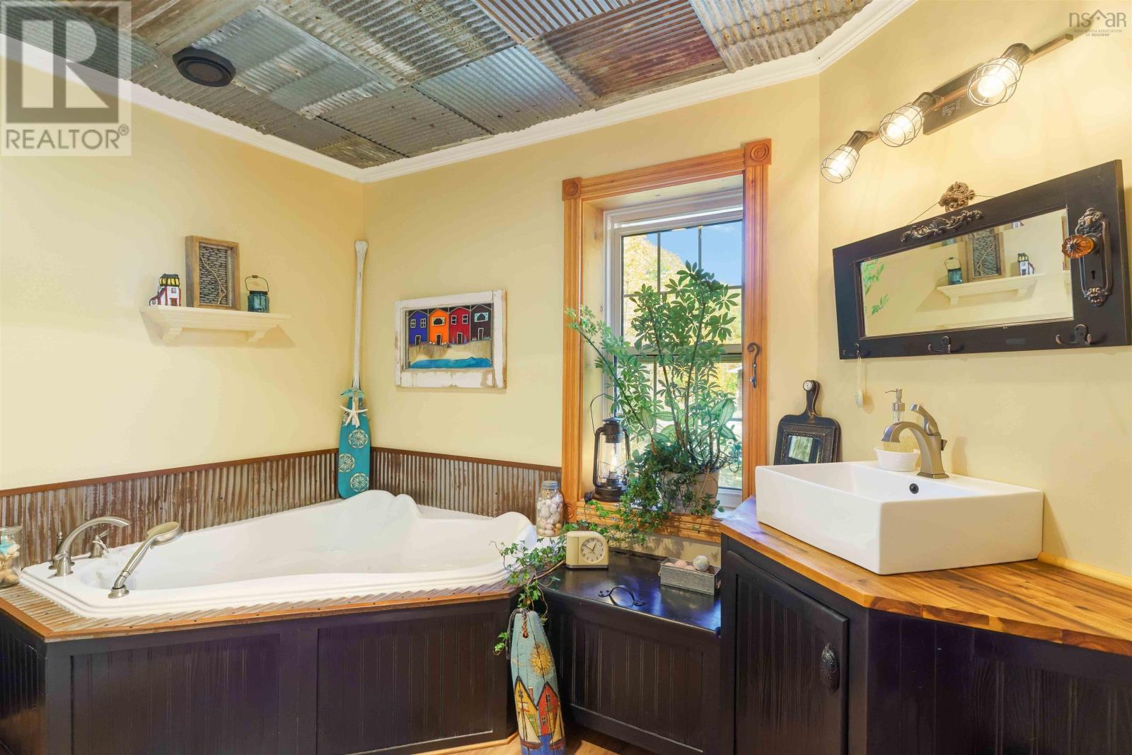 Property 16 of 50 of 325 Thorpe Road