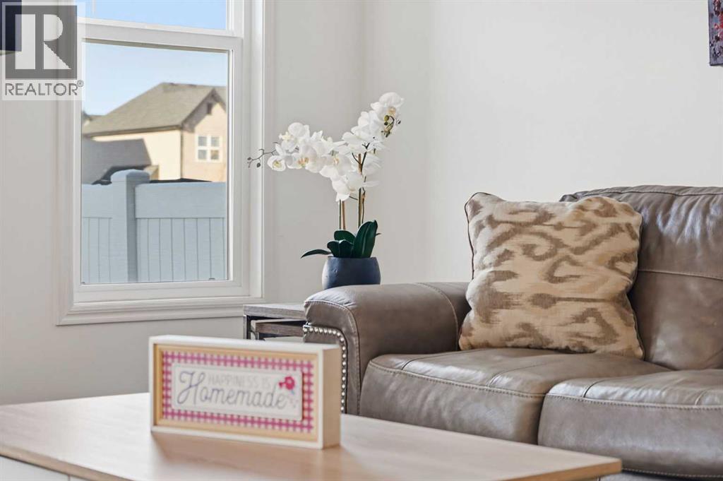 Single Family House for Sale in  Evansglen Mews NW Evanston Calgary 