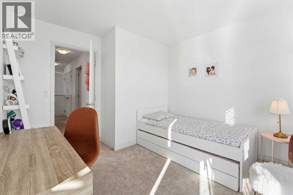 Single Family House for Sale in  Evansglen Mews NW Evanston Calgary 