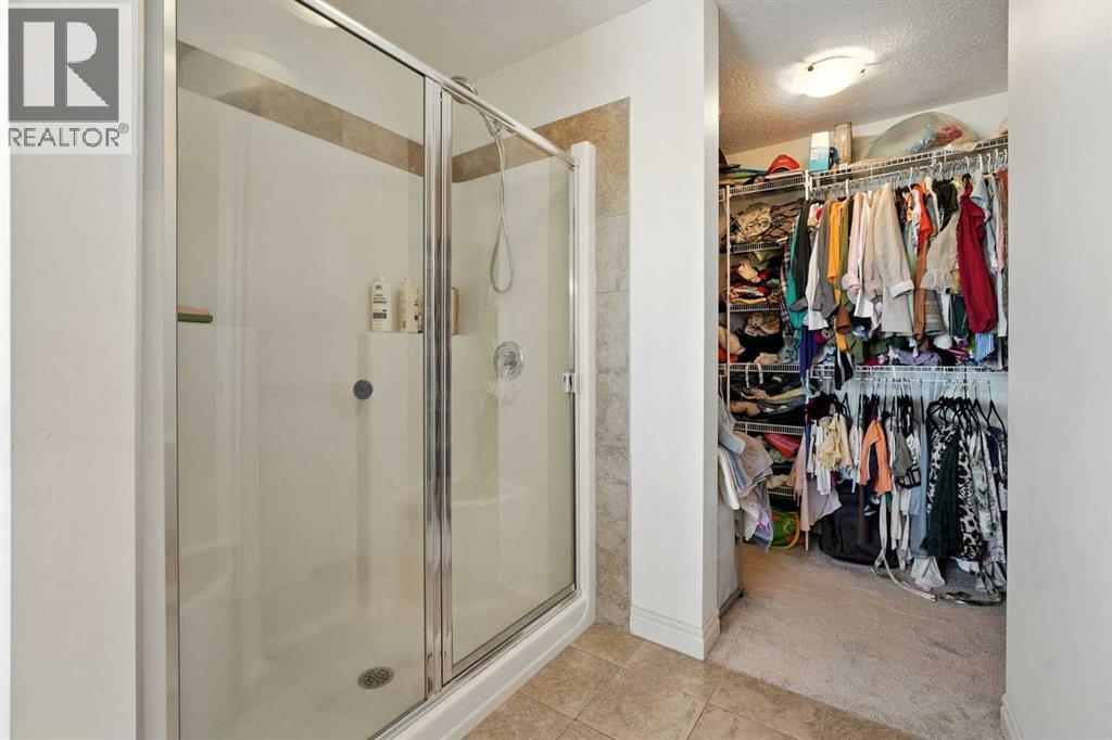 Single Family House for Sale in  Evansglen Mews NW Evanston Calgary 