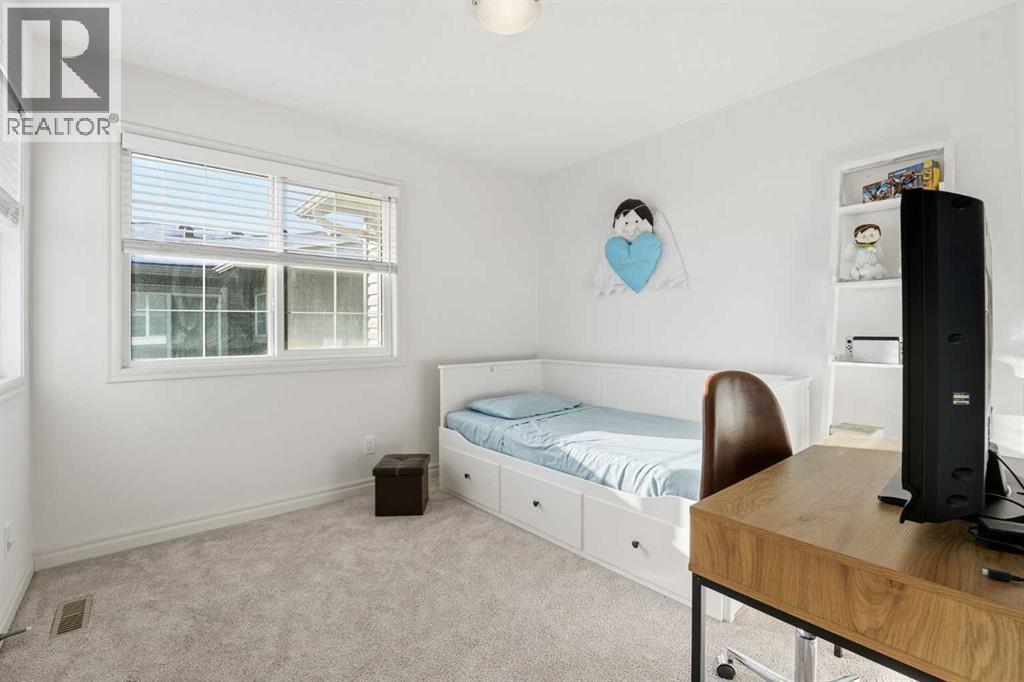 Single Family House for Sale in  Evansglen Mews NW Evanston Calgary 