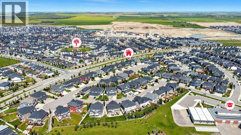 Single Family House for Sale in  Evansglen Mews NW Evanston Calgary 