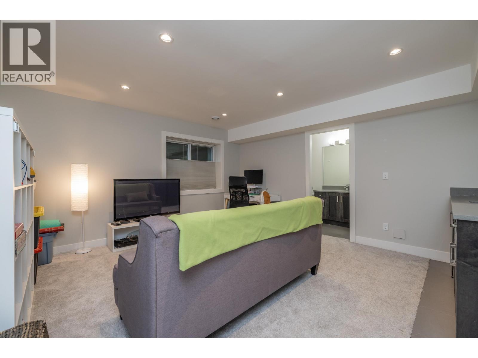 1025 RANCH PARK WAY, Coquitlam