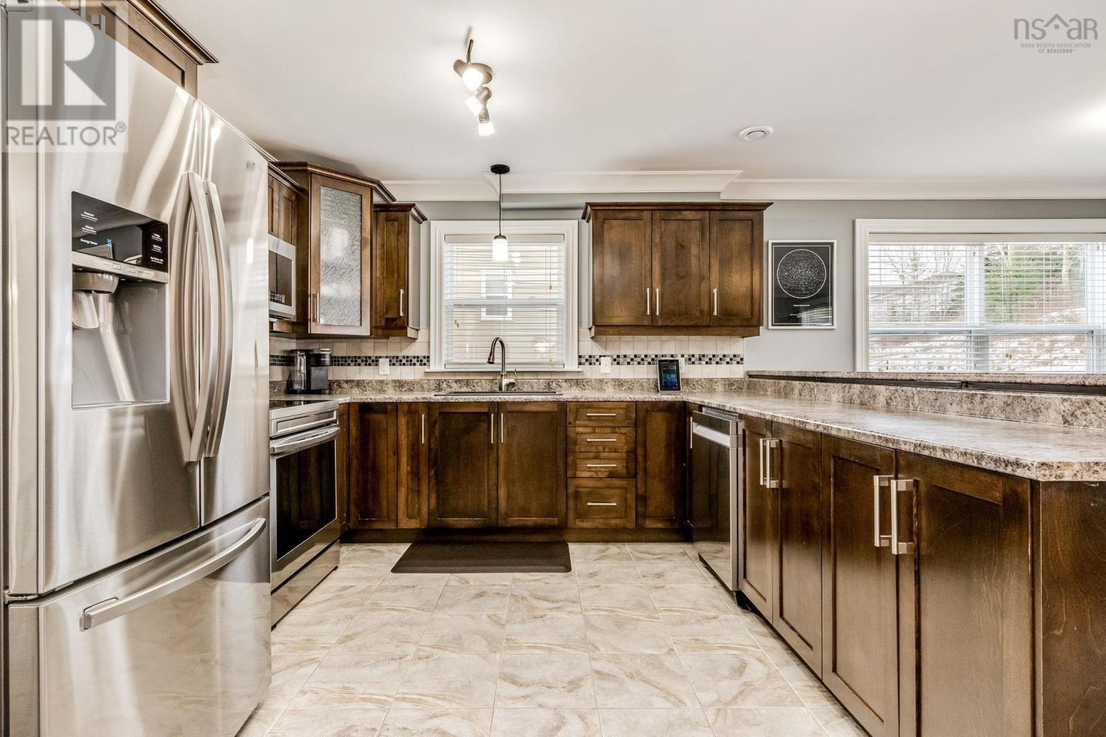 Property 30 of 49 of 36 Avebury Court