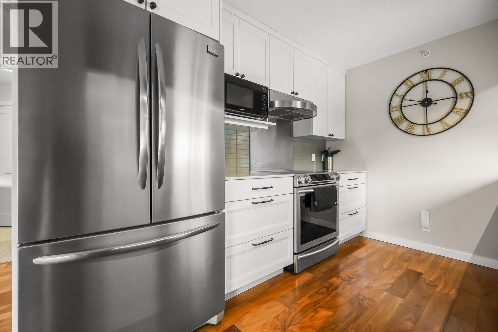 208 1638 6TH AVENUE, Prince George