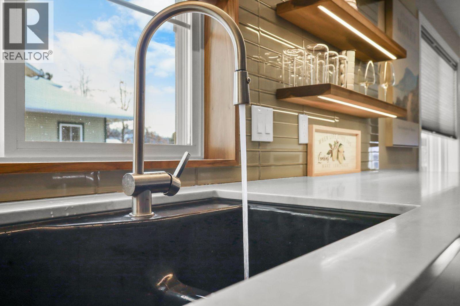 208 1638 6TH AVENUE, Prince George