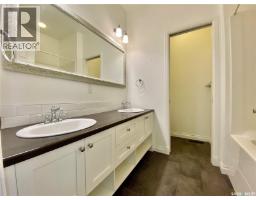 A & B 422 St Mary Street, Esterhazy, SK S0A0X0 Photo 24