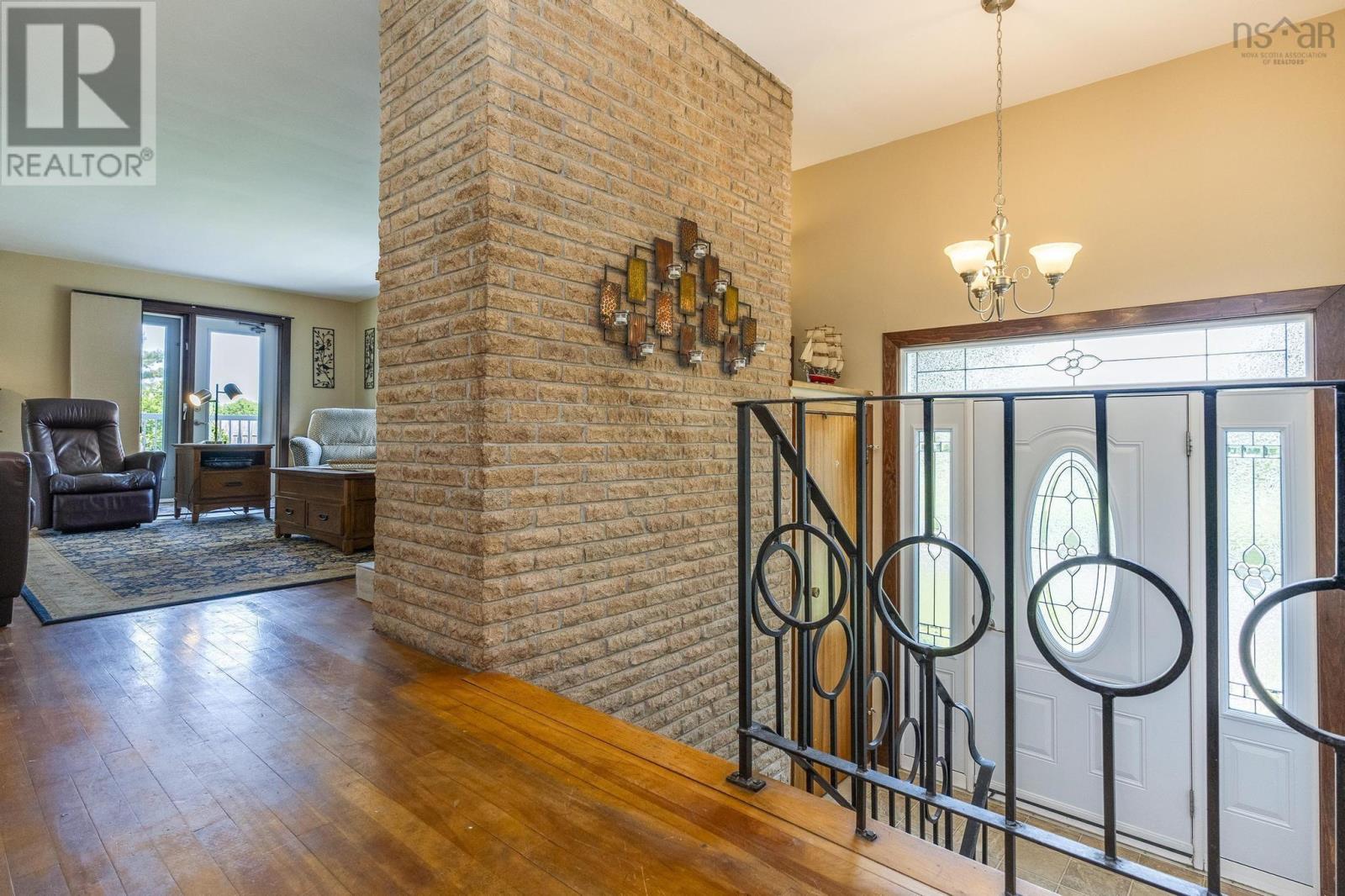 Property 17 of 51 of 9521 Commercial Street