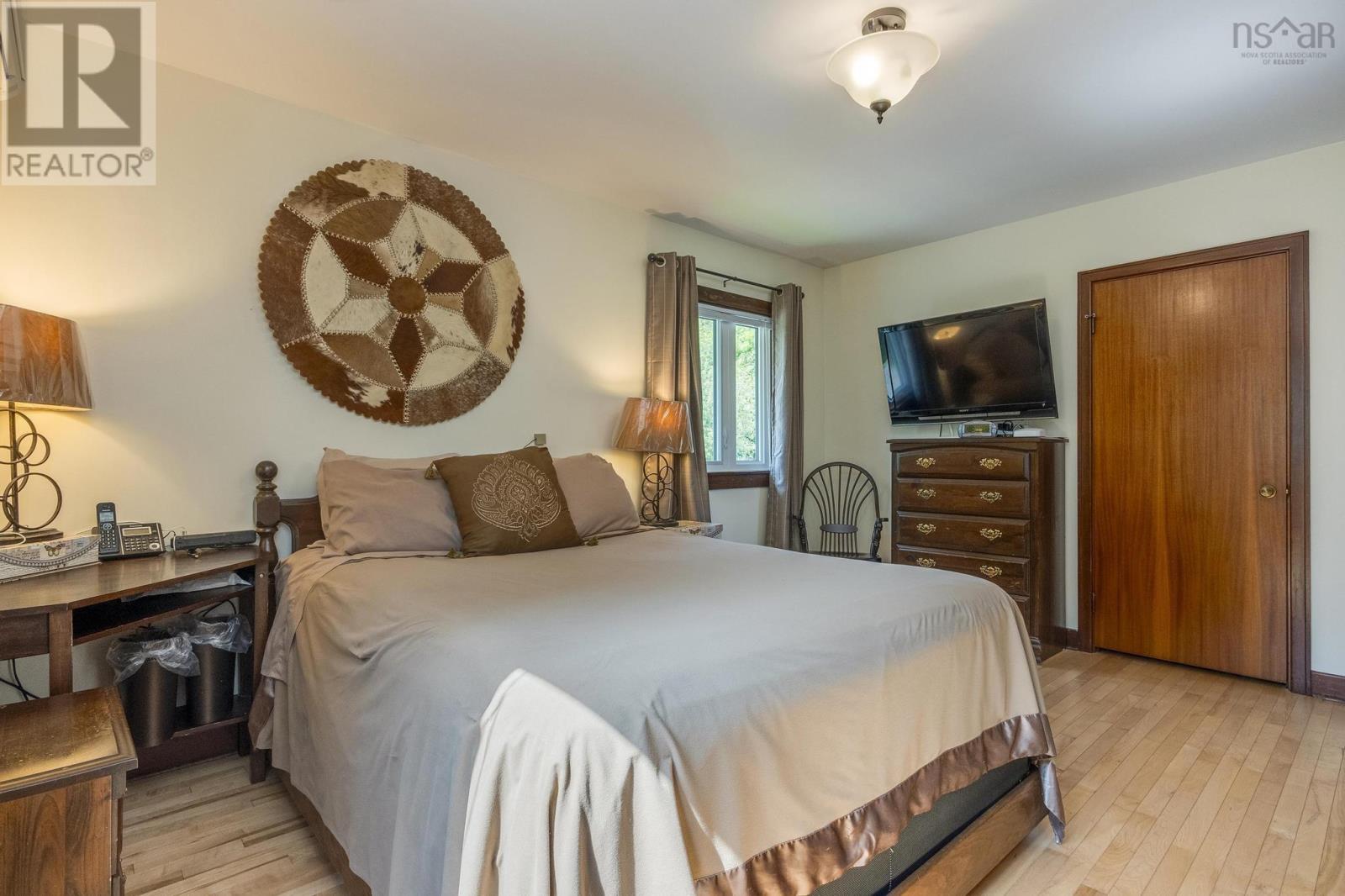 Property 19 of 51 of 9521 Commercial Street