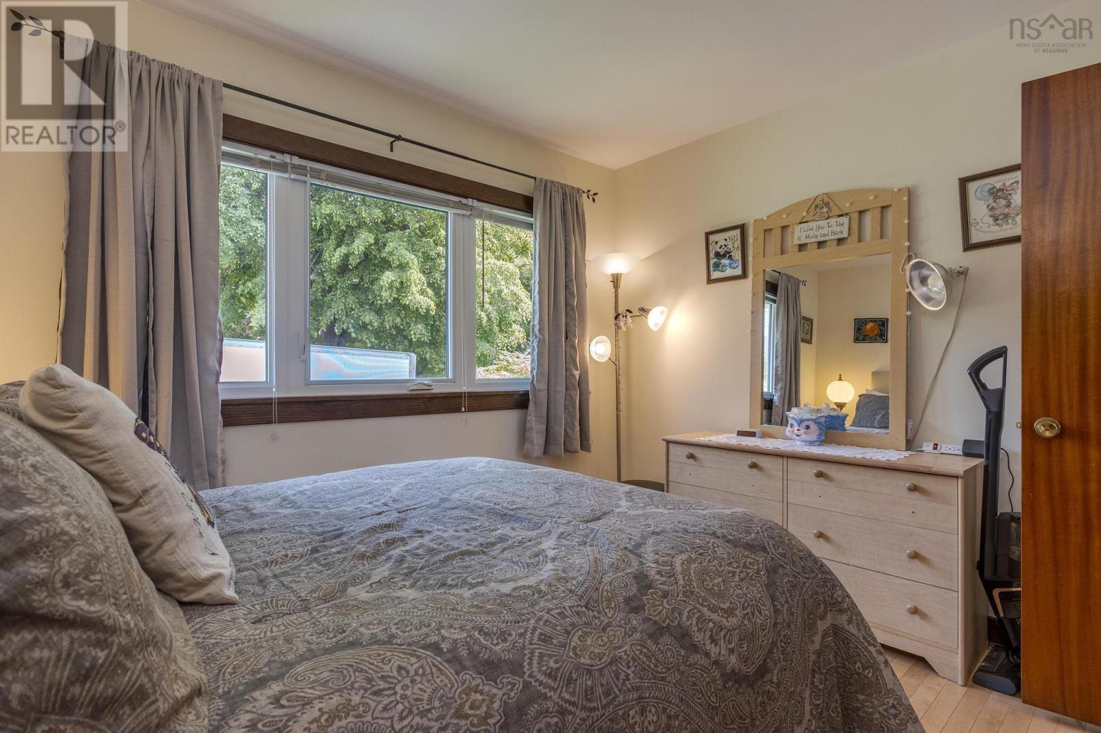 Property 21 of 51 of 9521 Commercial Street