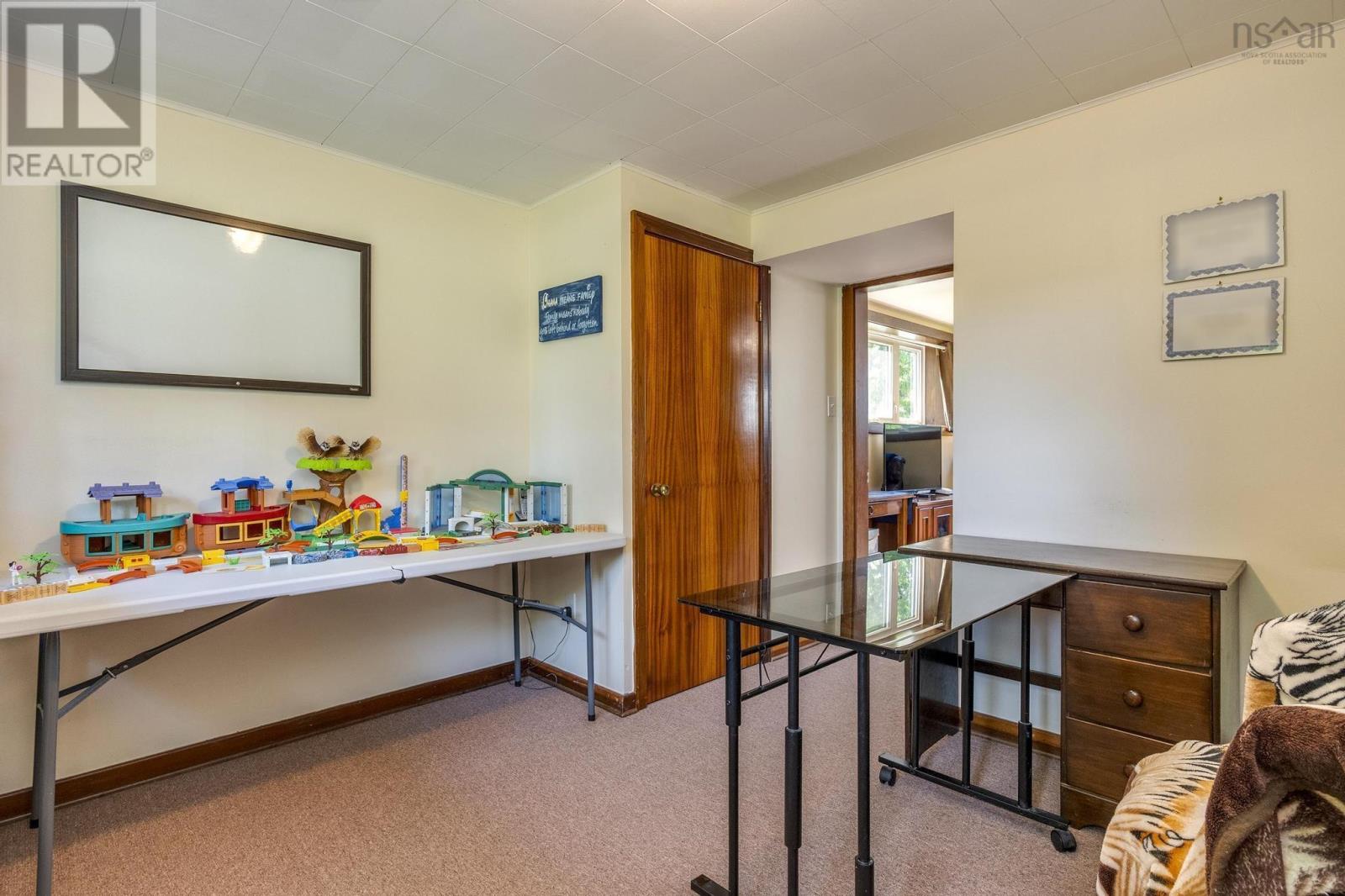 Property 37 of 51 of 9521 Commercial Street