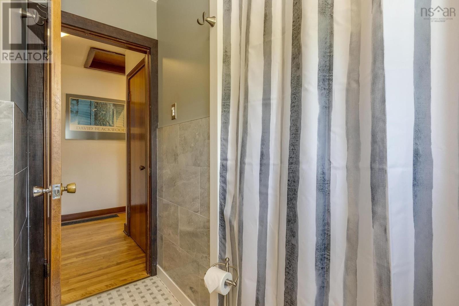 Property 27 of 51 of 9521 Commercial Street