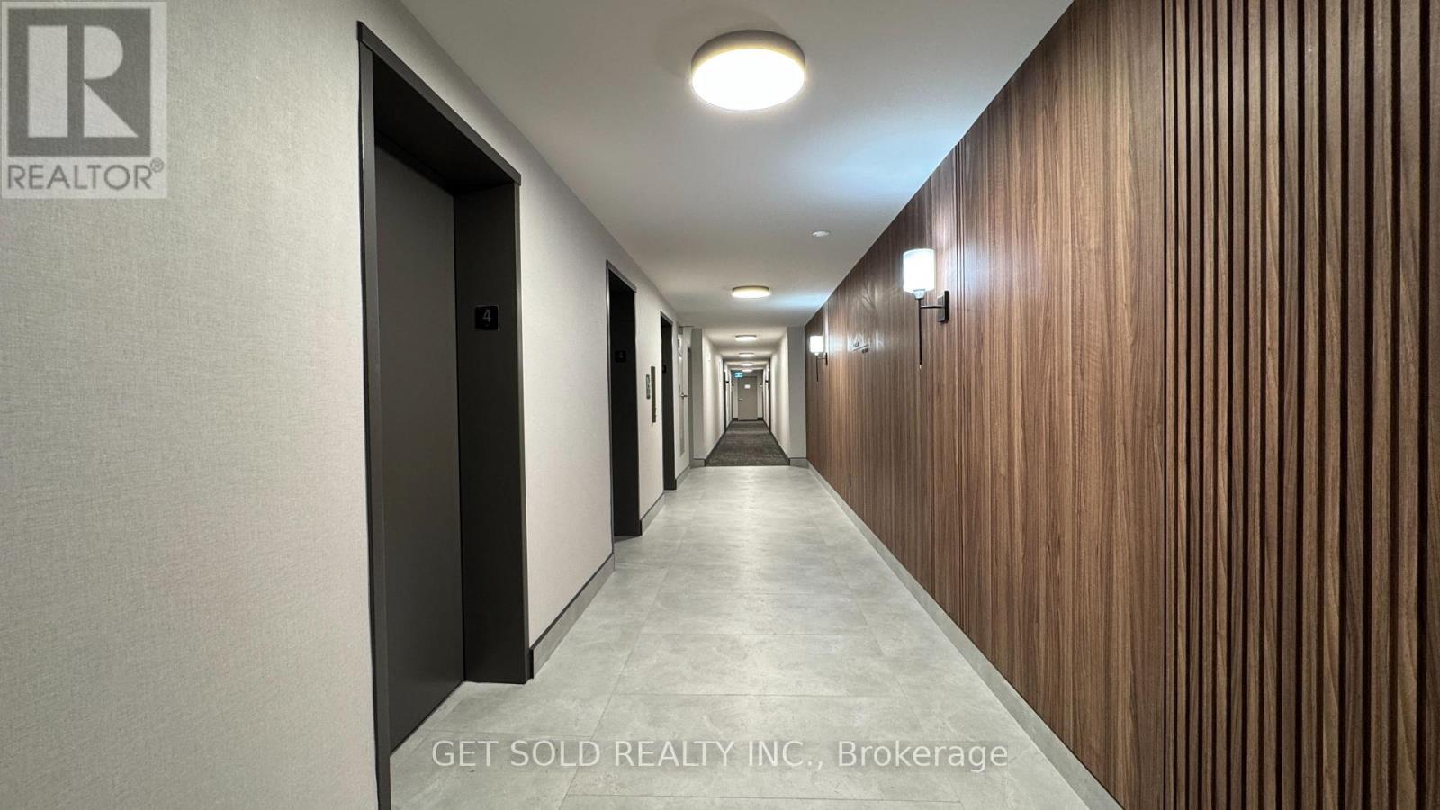#405 120 DUNDALK DRIVE - 4