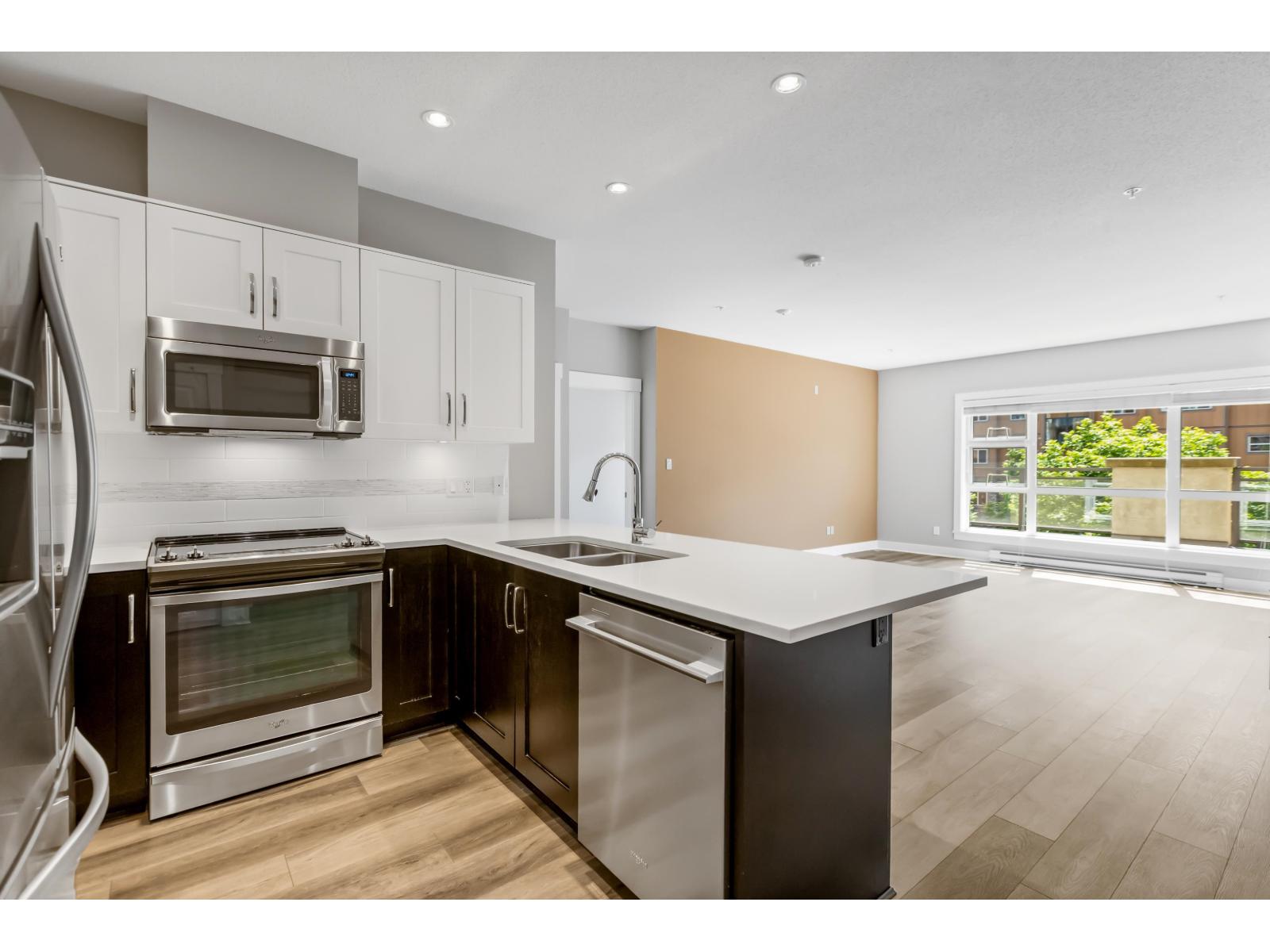 219 20728 WILLOUGHBY TOWN CENTRE DRIVE, Langley