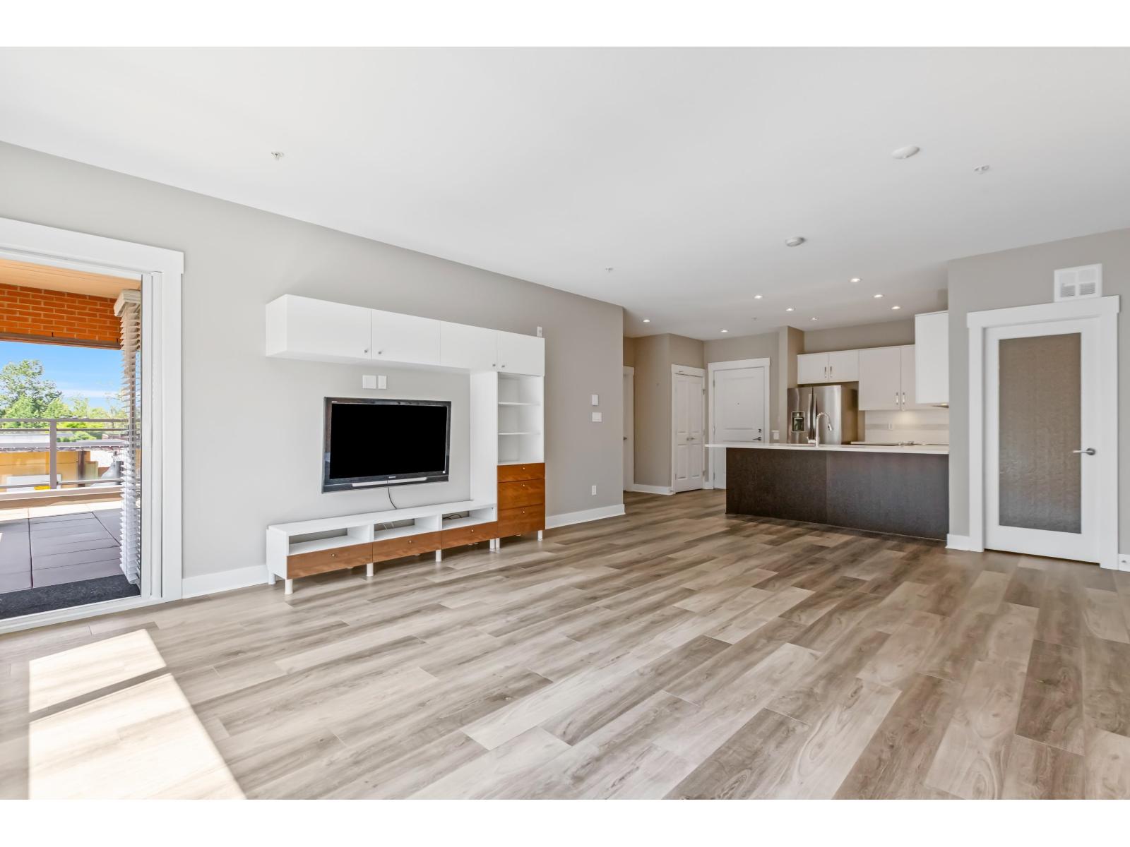 219 20728 WILLOUGHBY TOWN CENTRE DRIVE, Langley