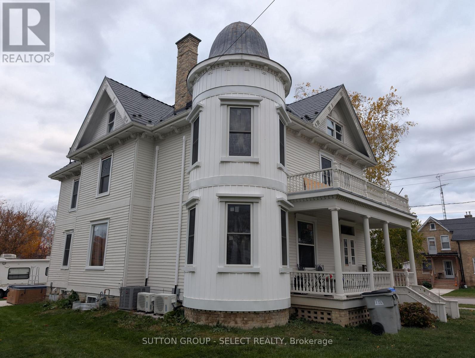 555 ERIE STREET - 1