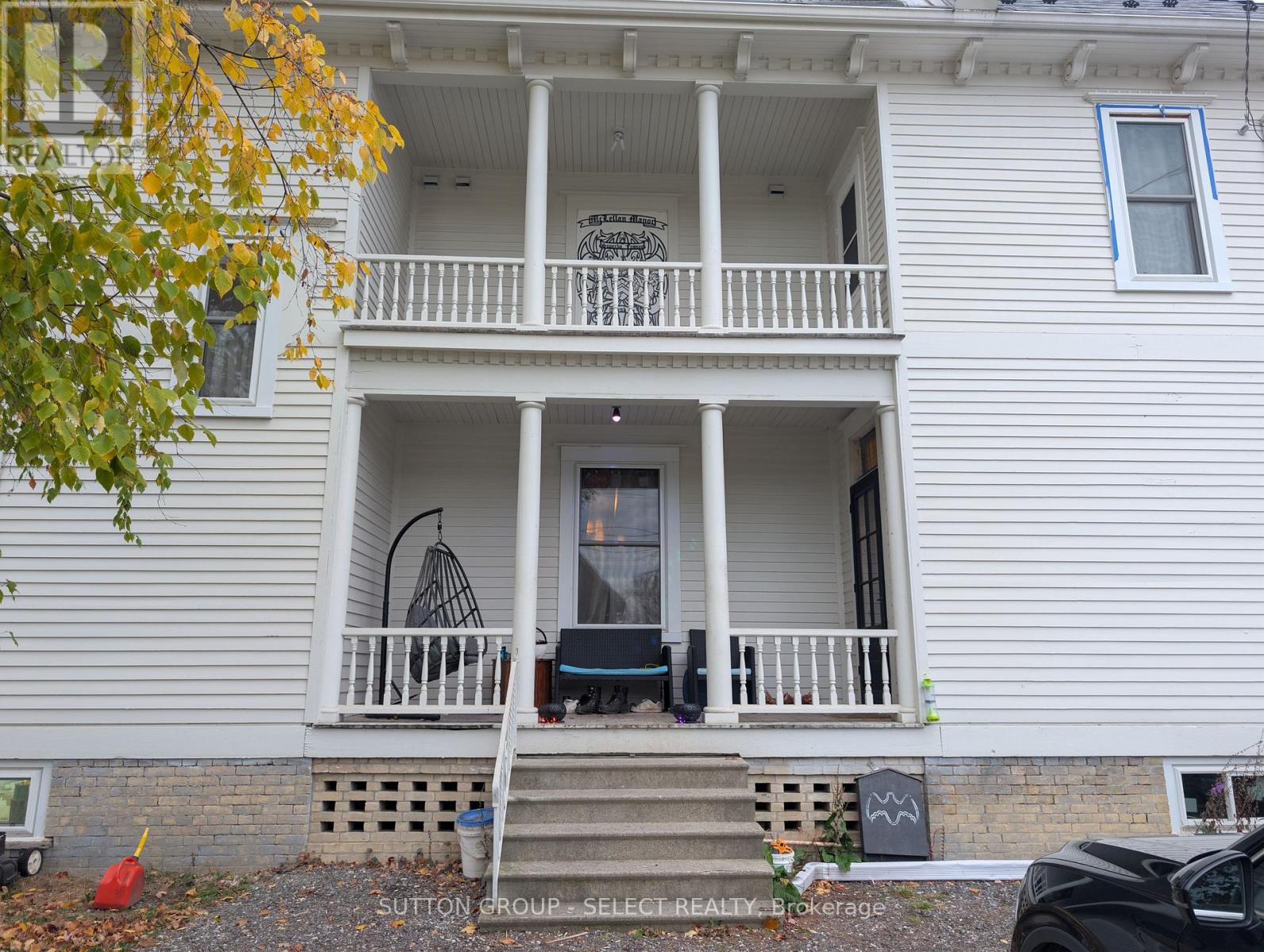 555 ERIE STREET - 3