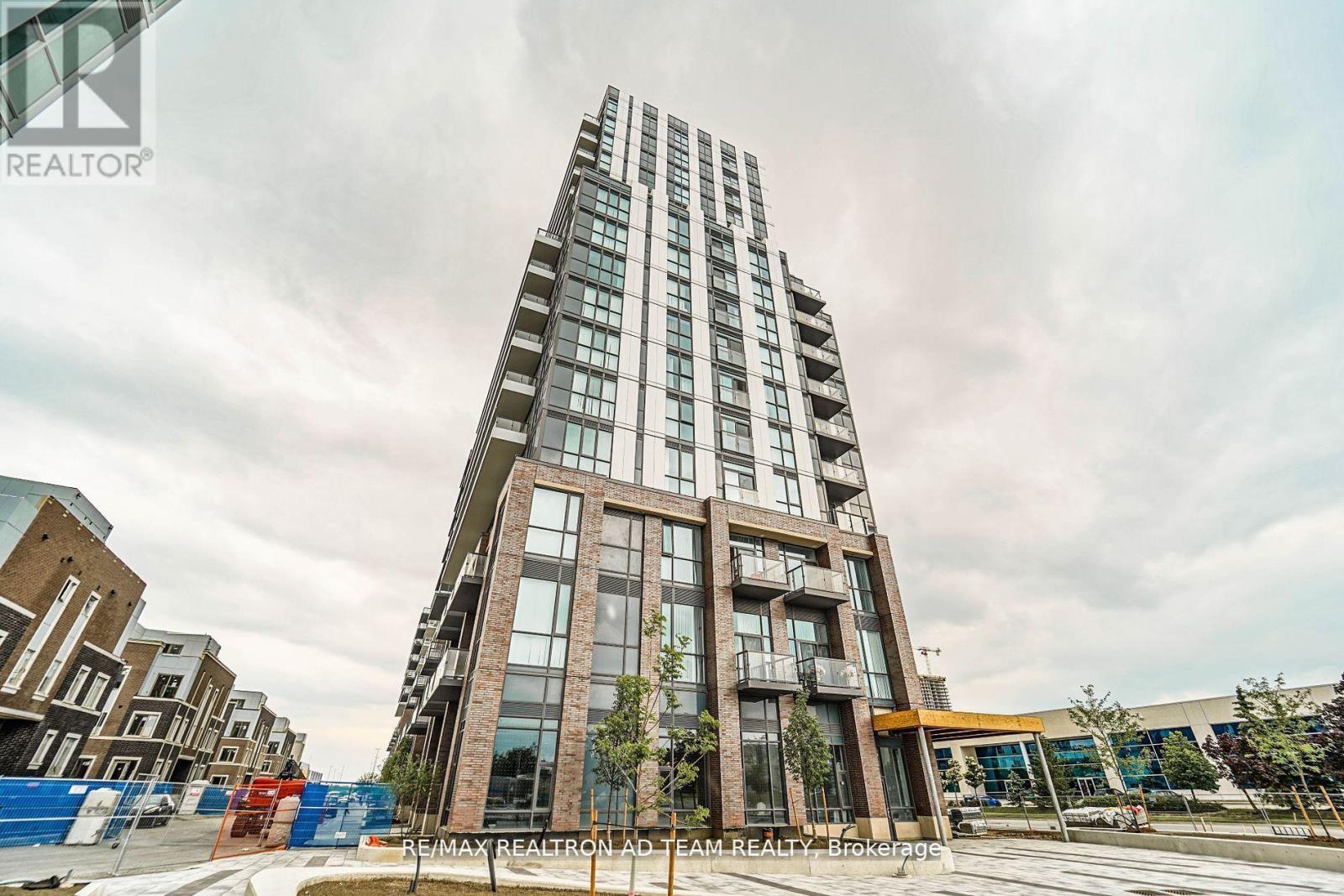 2003 - 38 HONEYCRISP CRESCENT - Photo 2 of 28, Vaughan (Vaughan Corporate Centre), Ontario