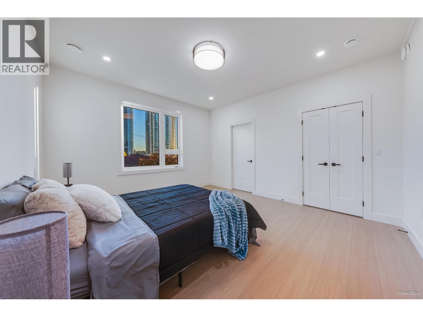 4 4211 GRAVELEY STREET, Burnaby