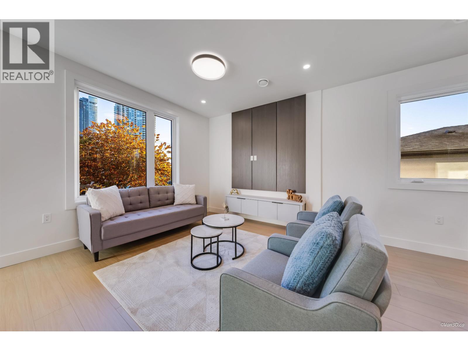 4 4211 GRAVELEY STREET, Burnaby