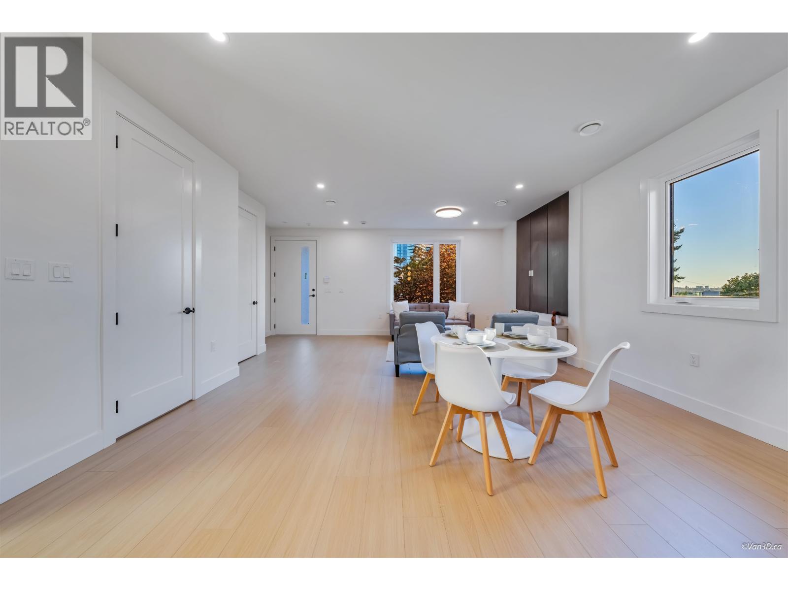 4 4211 GRAVELEY STREET, Burnaby