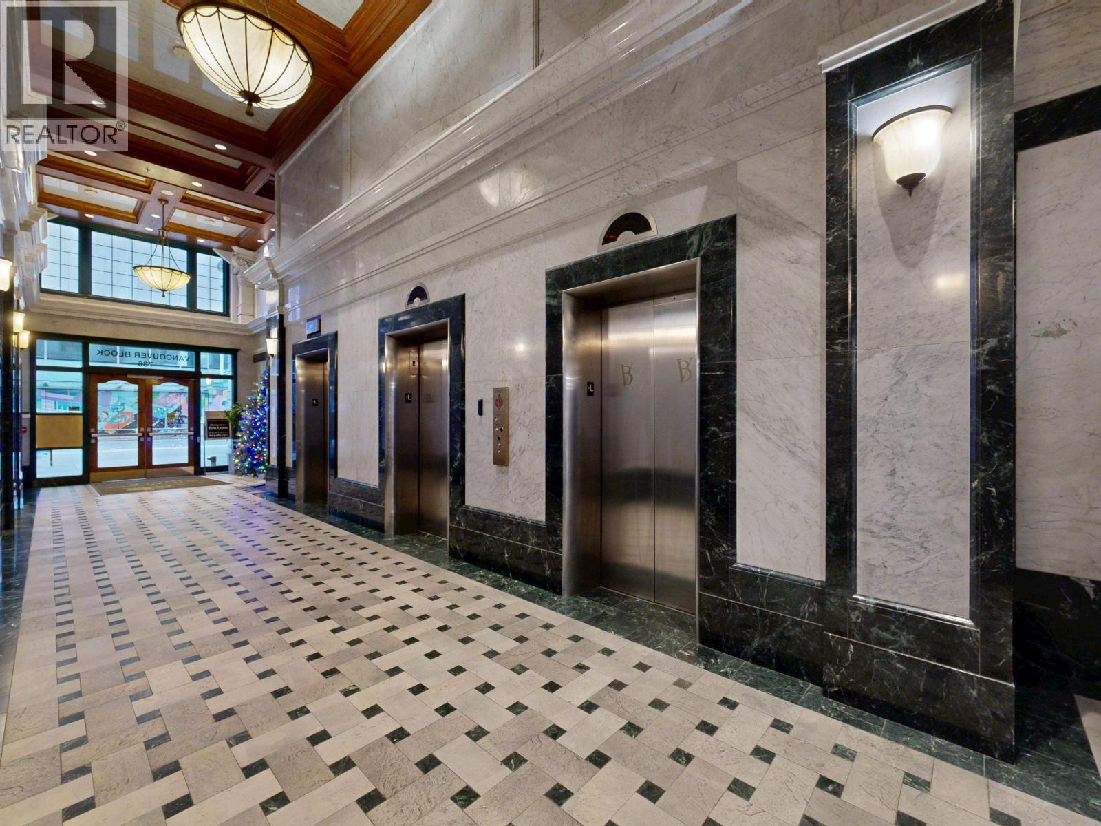 918 736 GRANVILLE STREET — photo 17