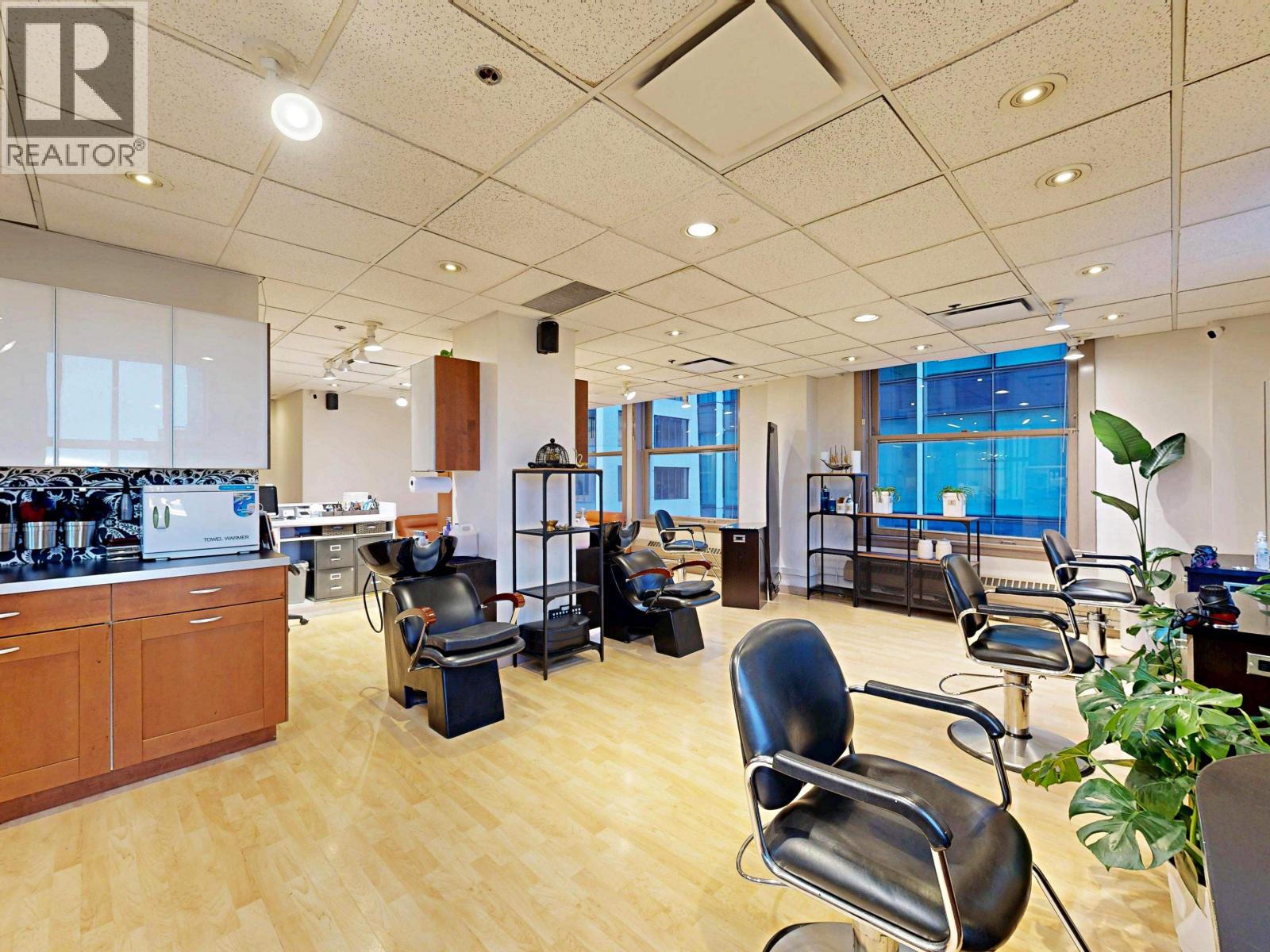 918 736 GRANVILLE STREET — photo 9