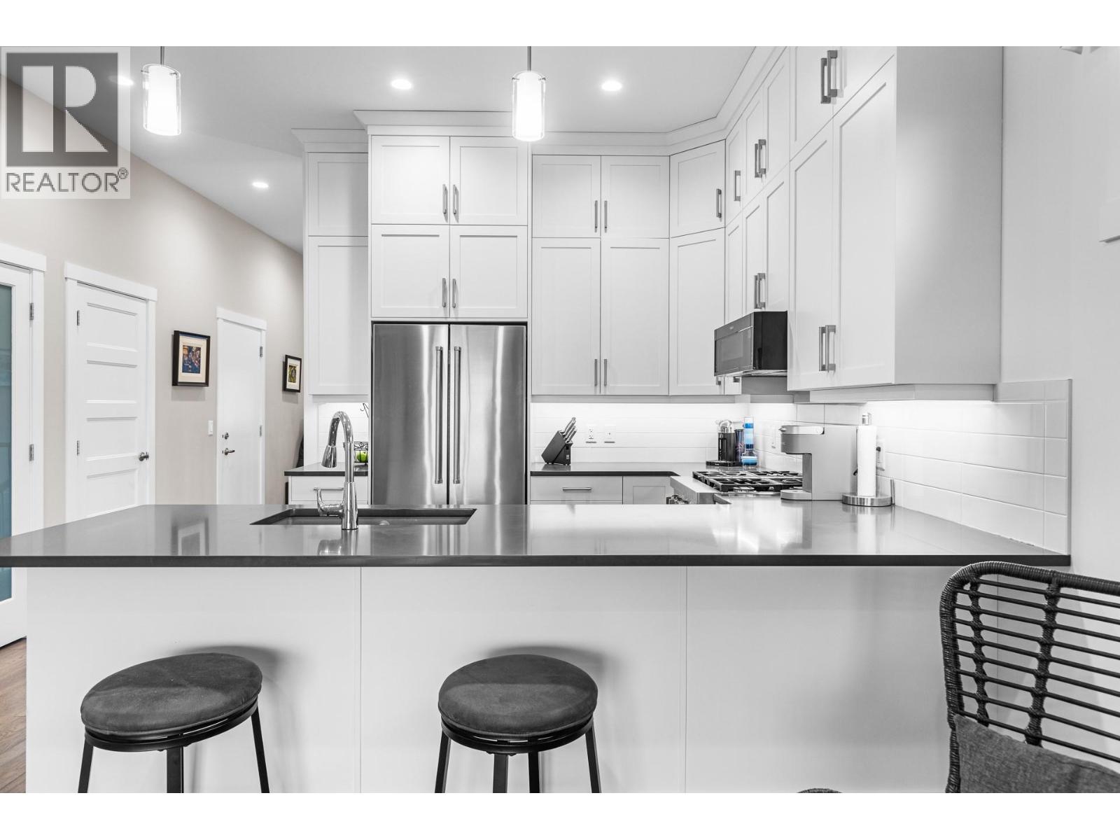  1552 Summer Crescent, Kelowna