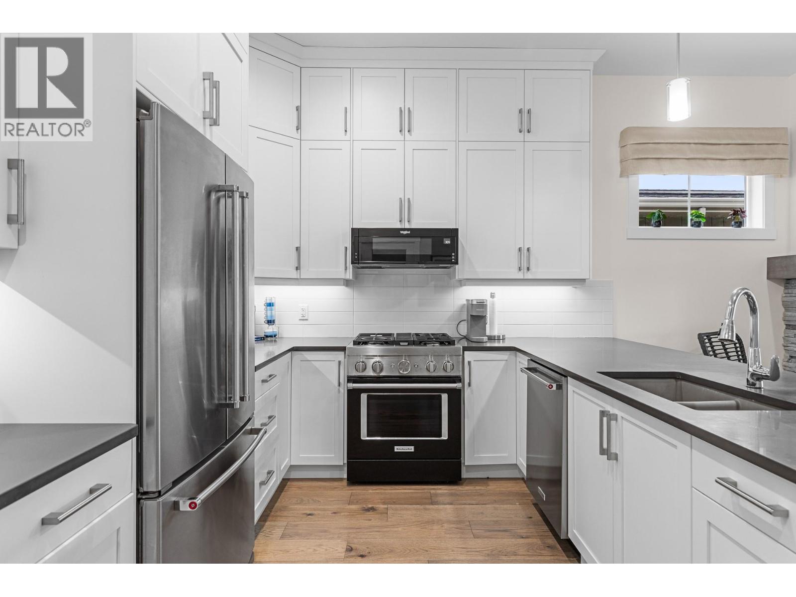  1552 Summer Crescent, Kelowna