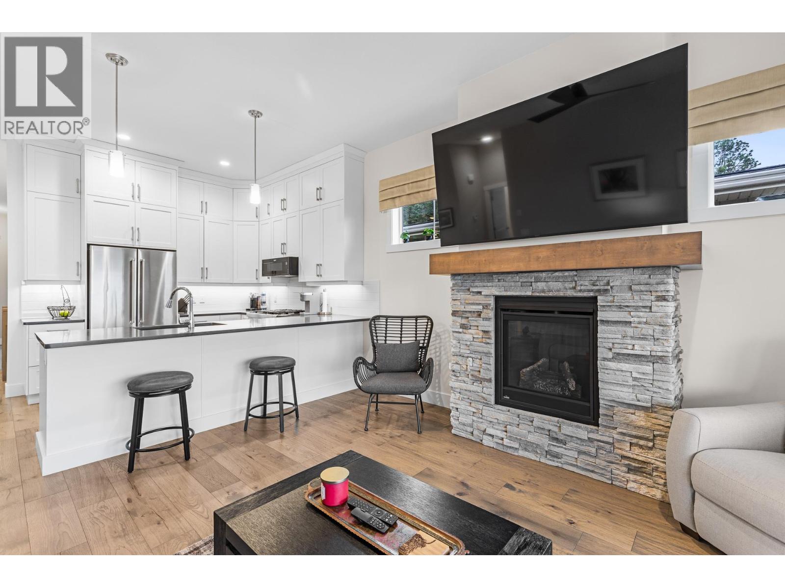  1552 Summer Crescent, Kelowna