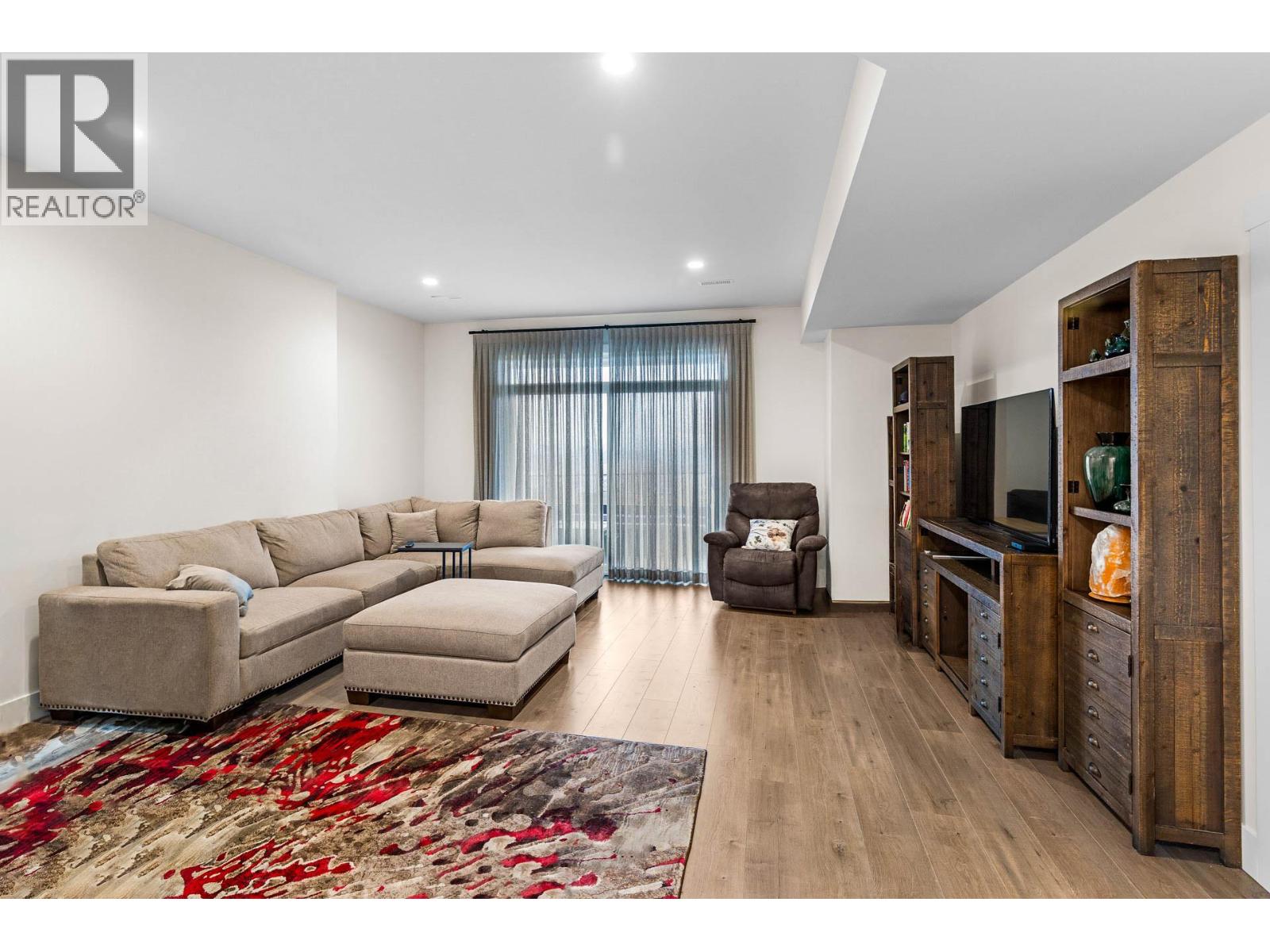  1552 Summer Crescent, Kelowna