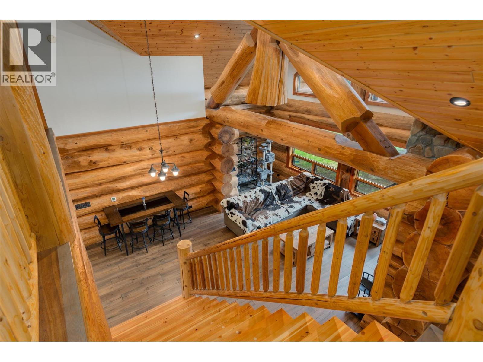 800 Highway 22, Rossland