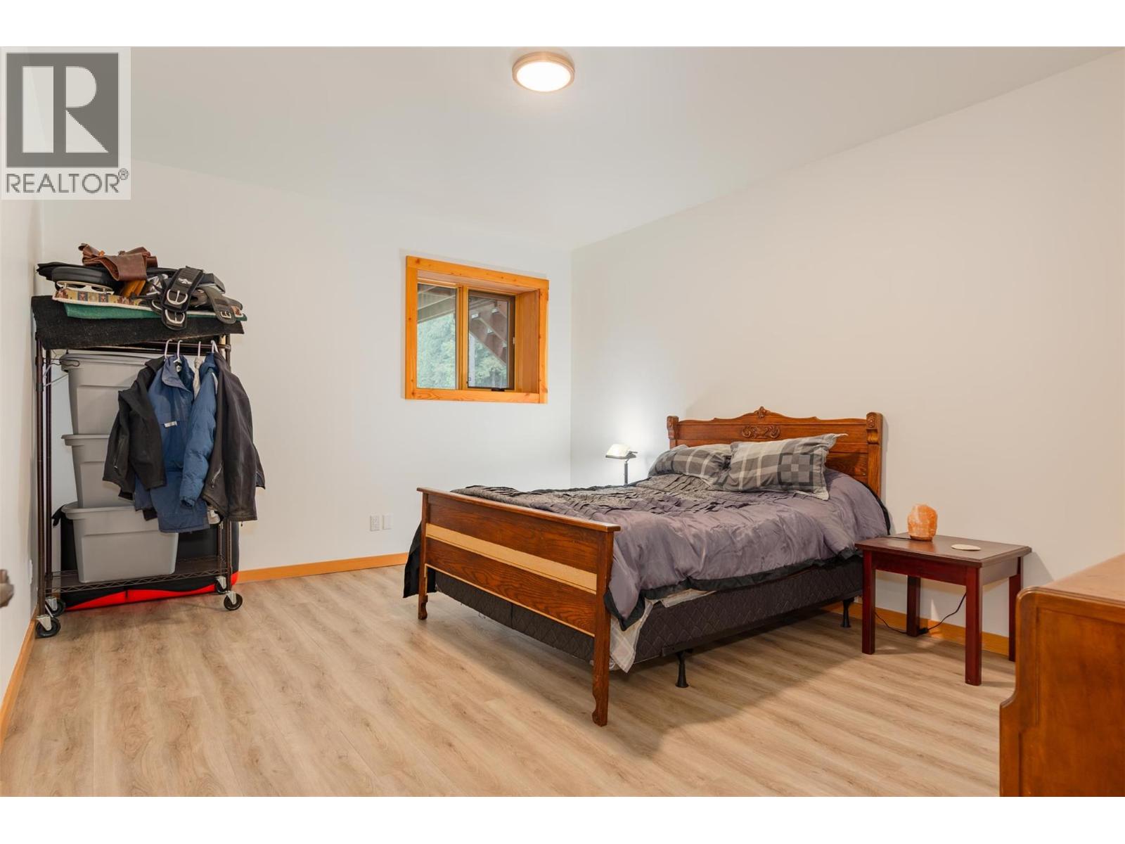 800 Highway 22, Rossland