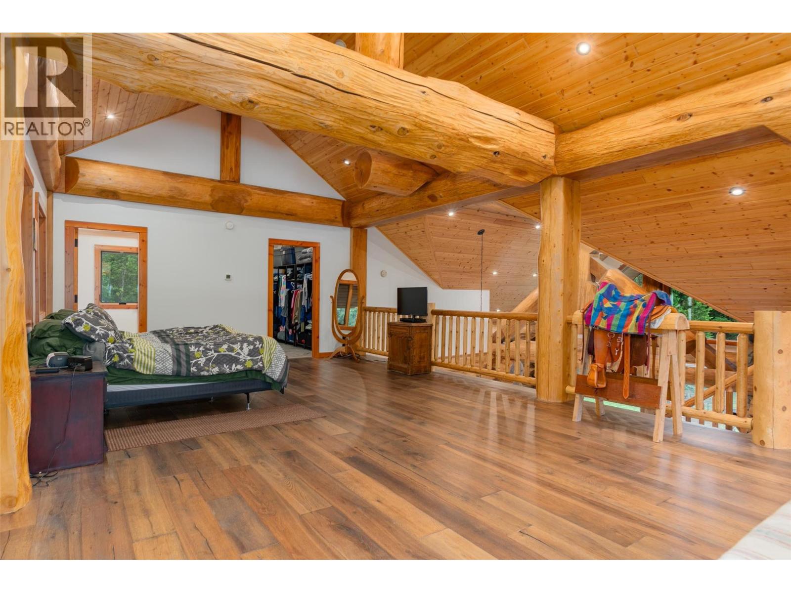 800 Highway 22, Rossland