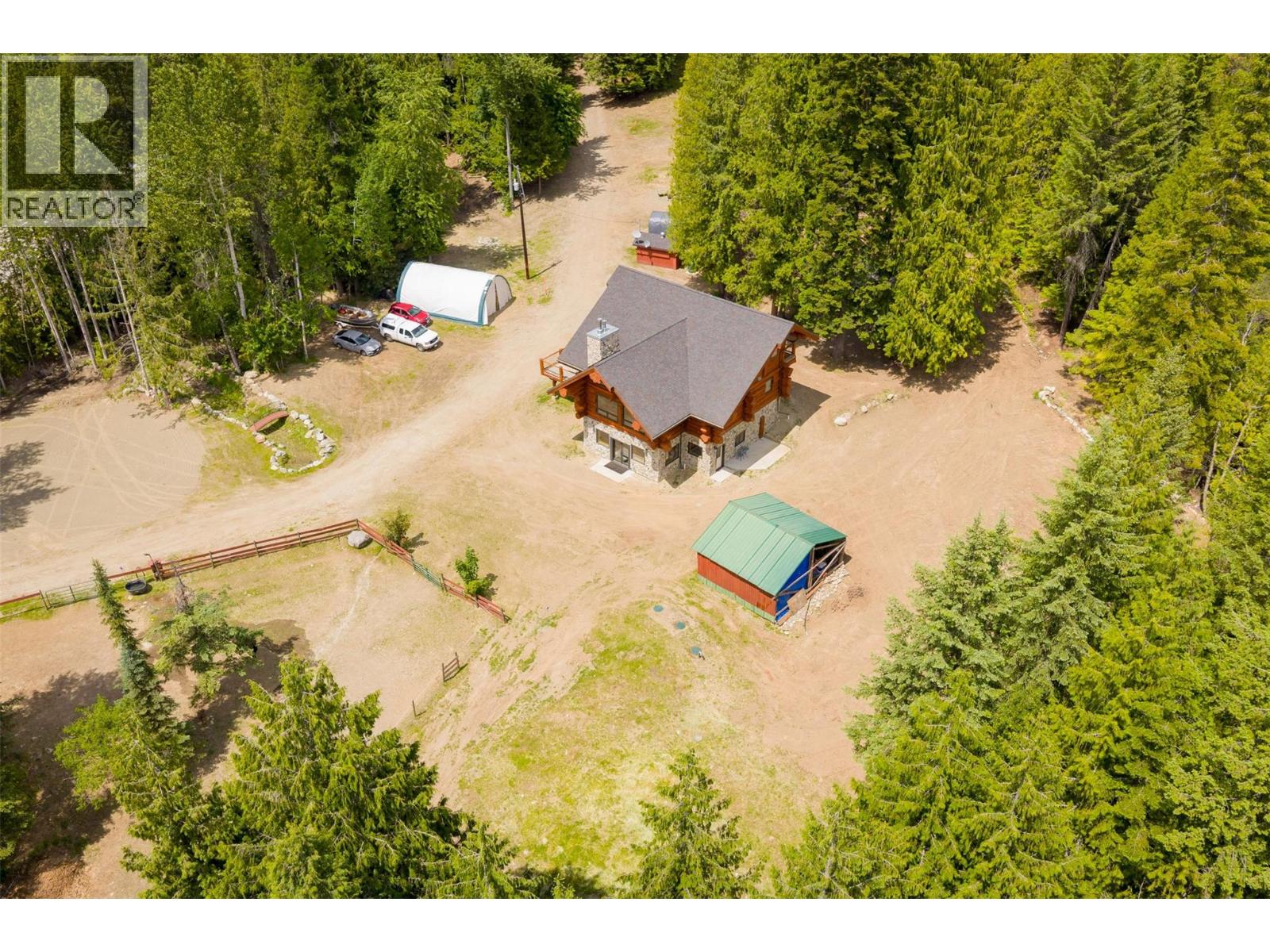 800 Highway 22, Rossland