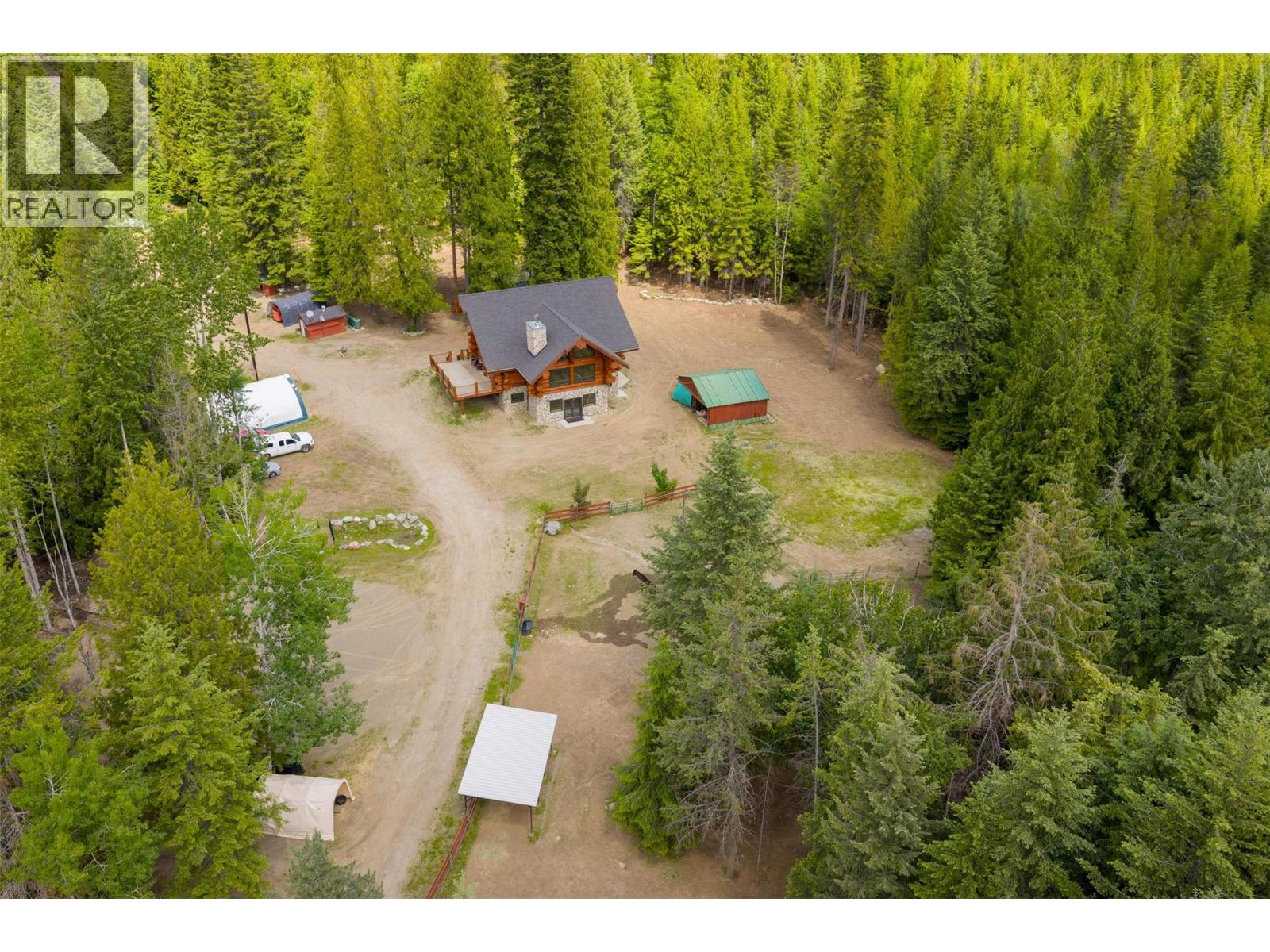 800 Highway 22, Rossland