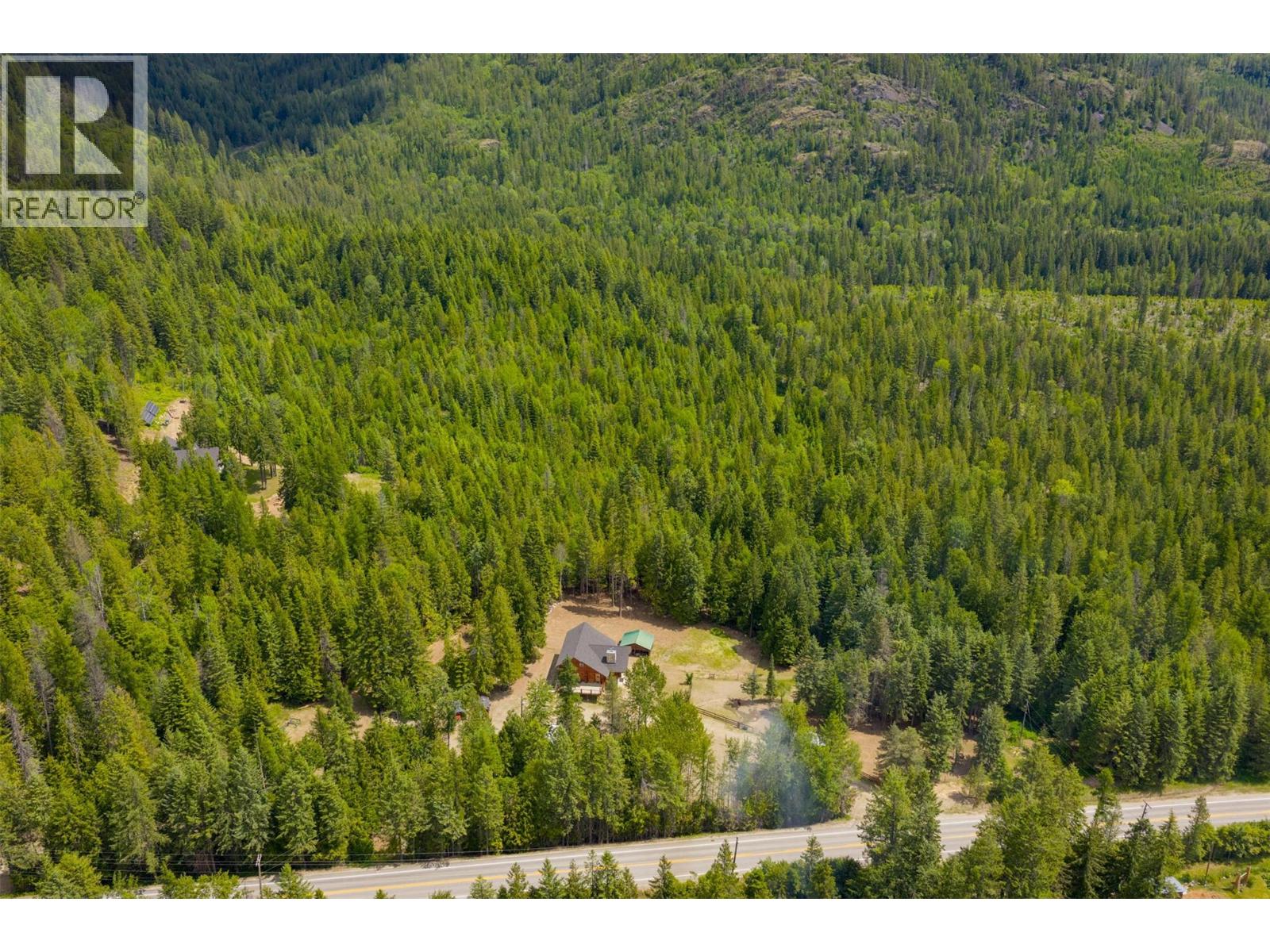 800 Highway 22, Rossland