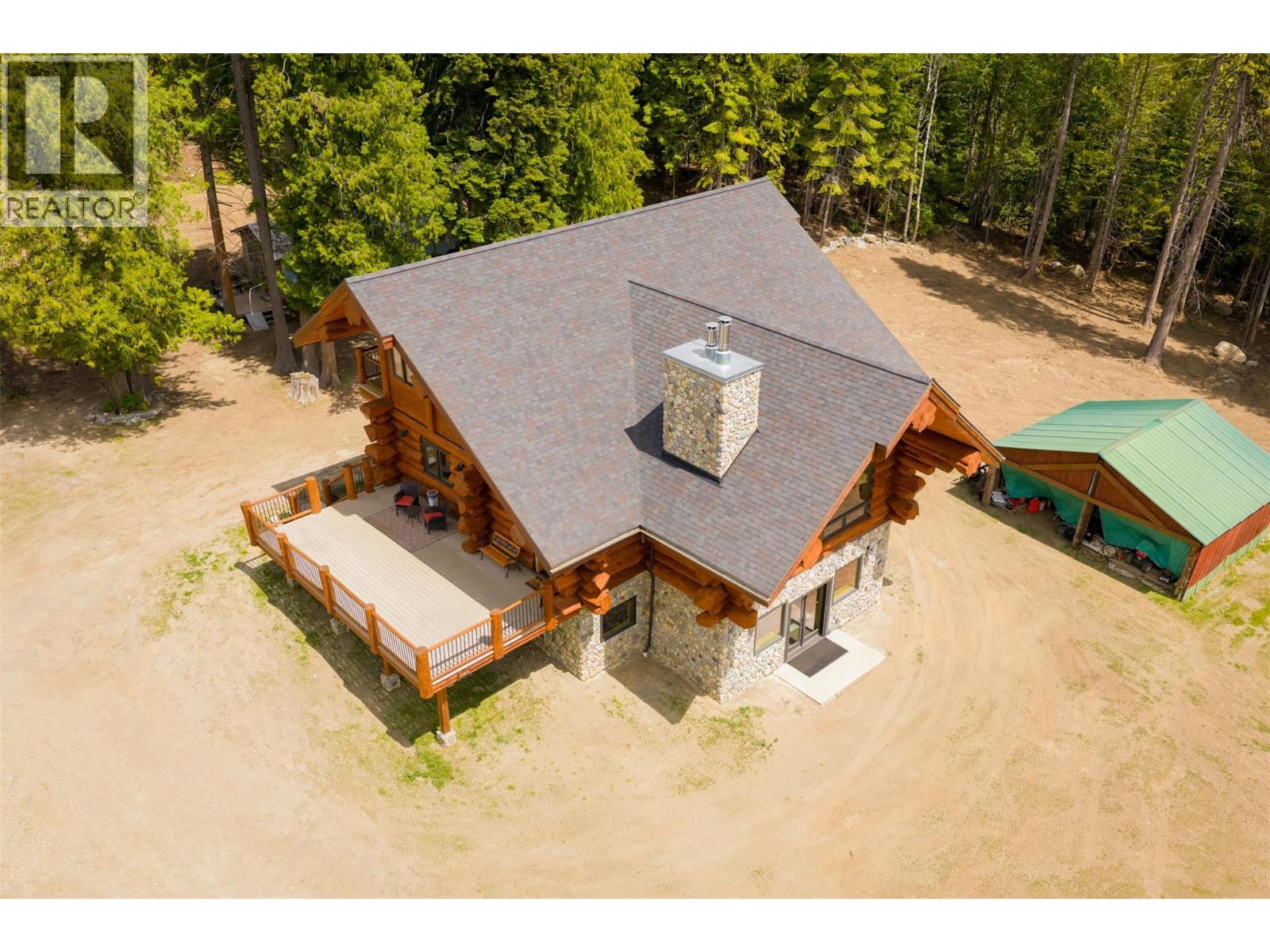 800 Highway 22, Rossland