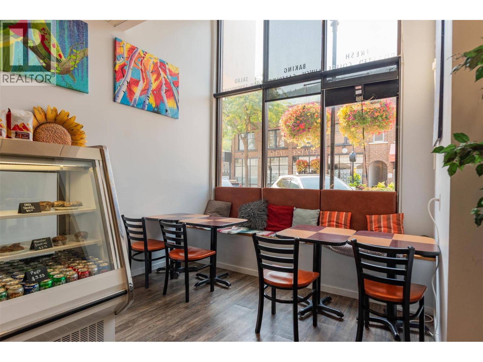 1369 Cedar Avenue, Trail