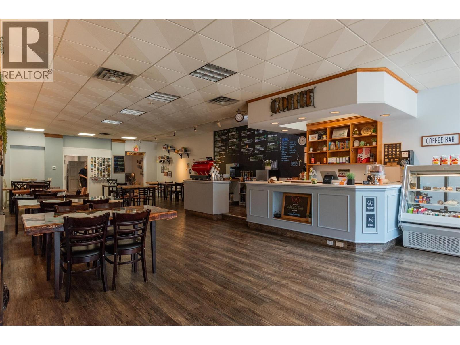 1369 Cedar Avenue, Trail