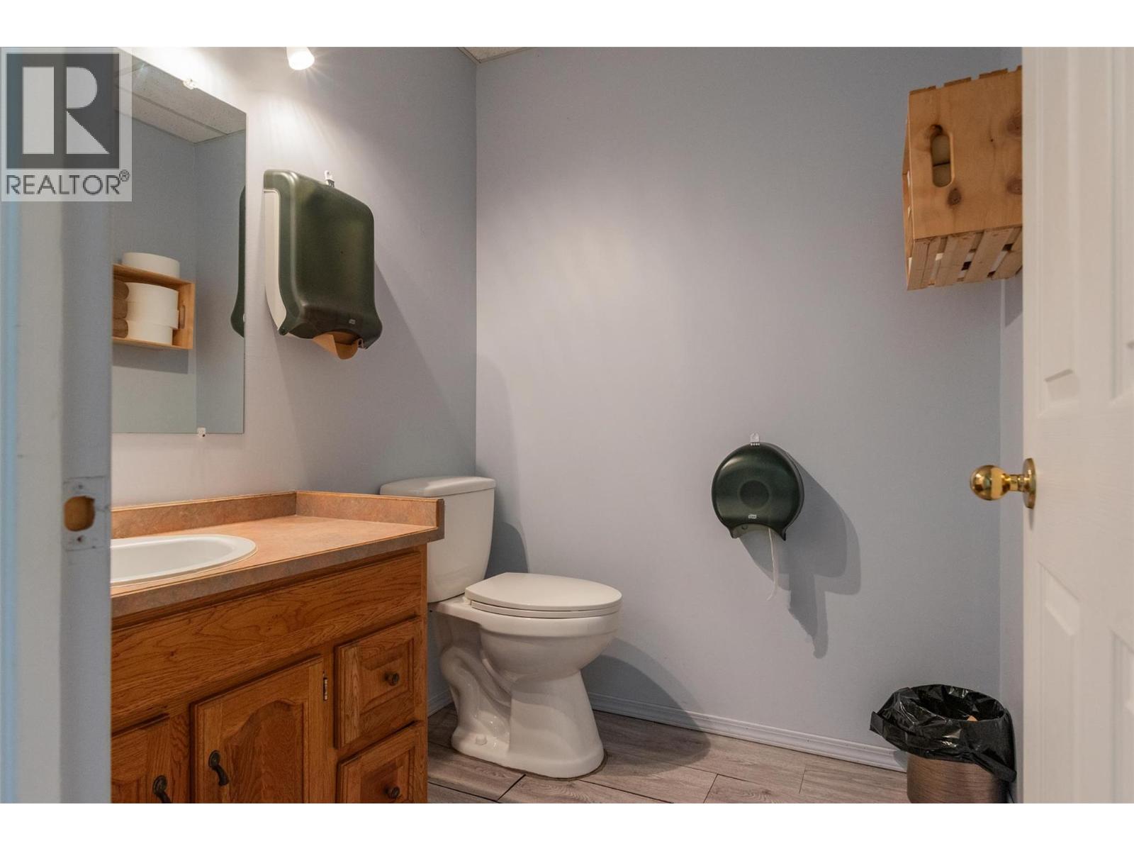 1369 Cedar Avenue, Trail