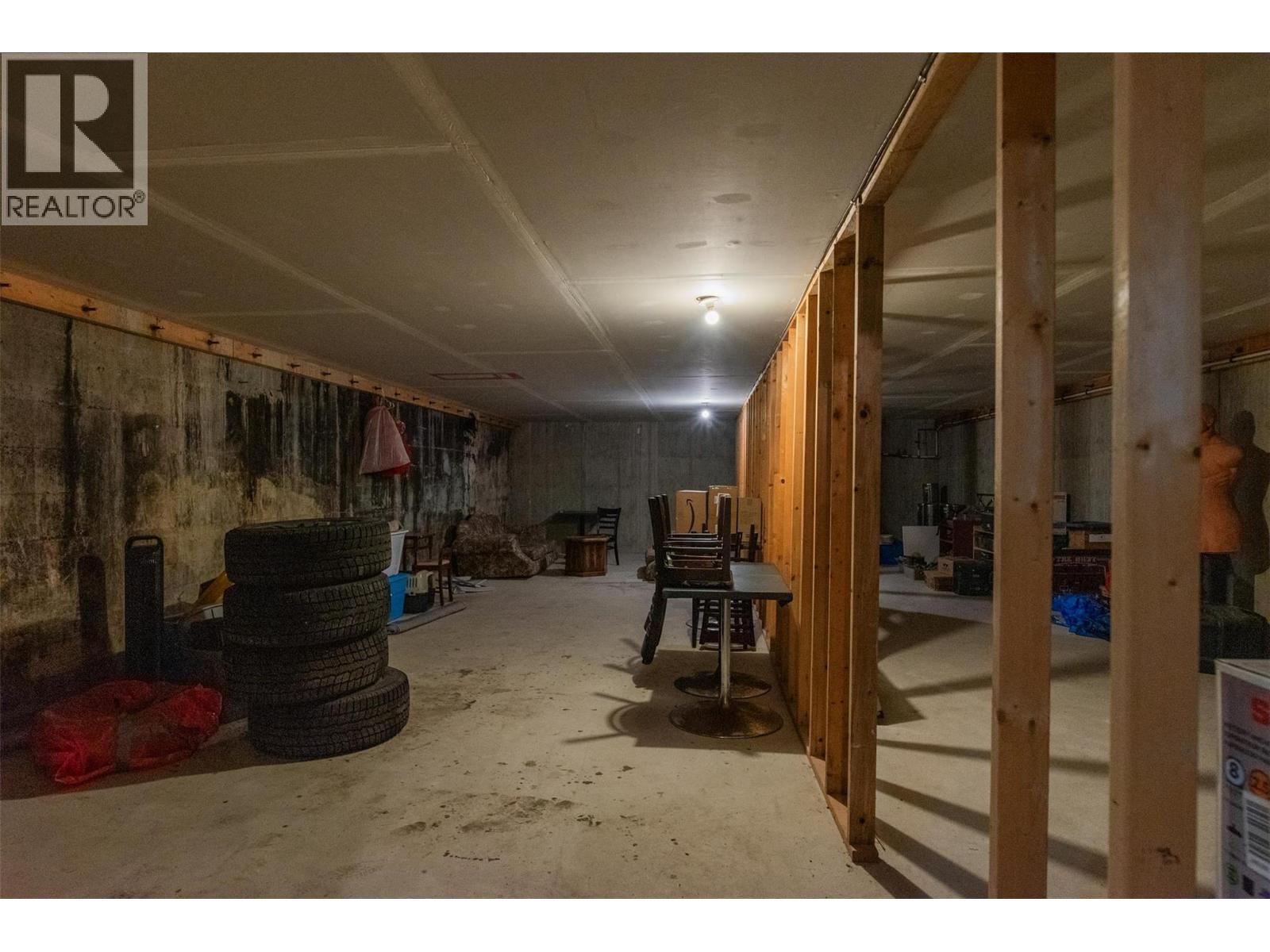 1369 Cedar Avenue, Trail