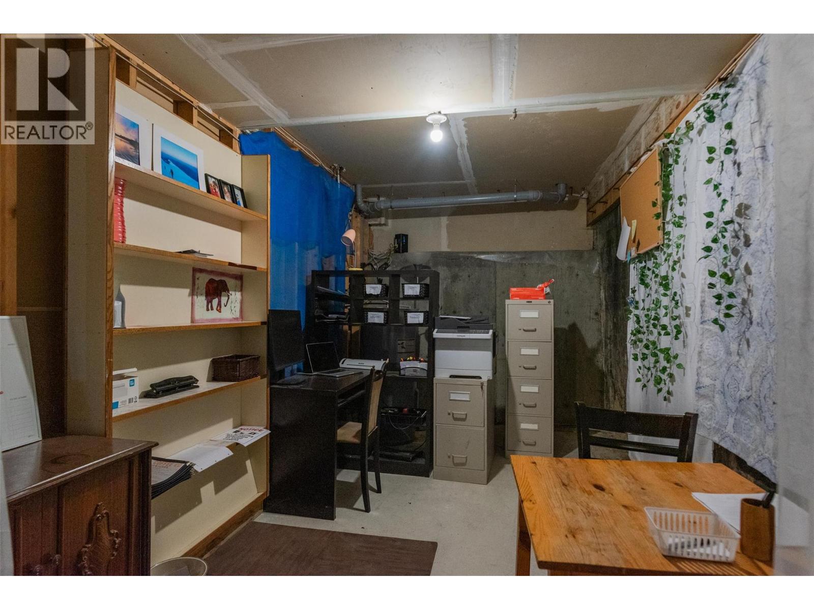 1369 Cedar Avenue, Trail