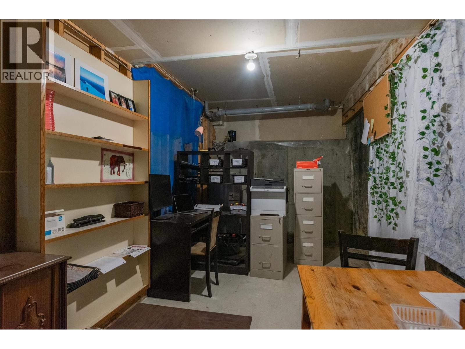 1369 Cedar Avenue, Trail