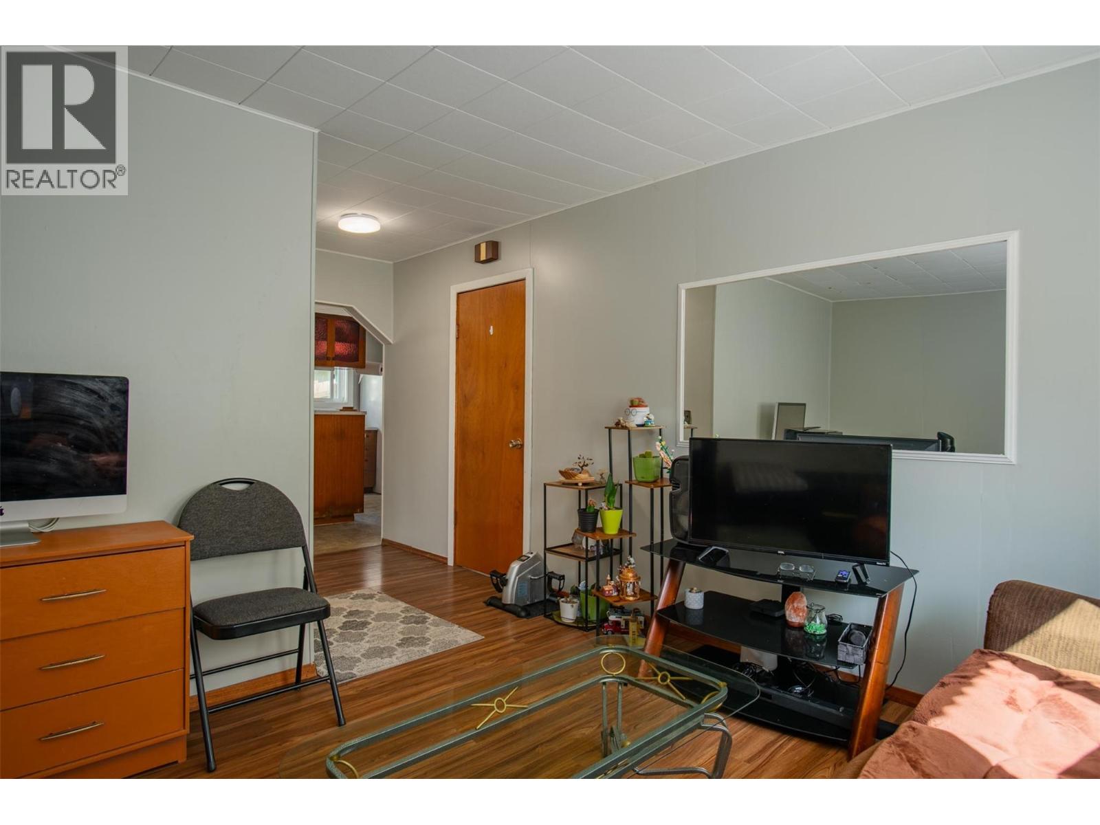 1338 Third Avenue, Trail