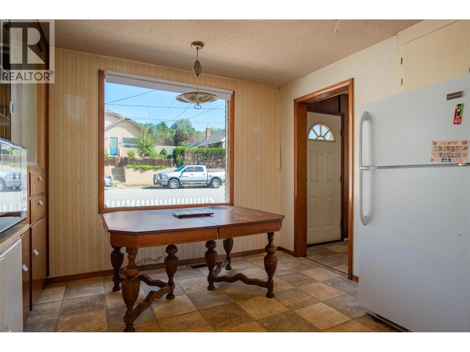 1338 Third Avenue, Trail