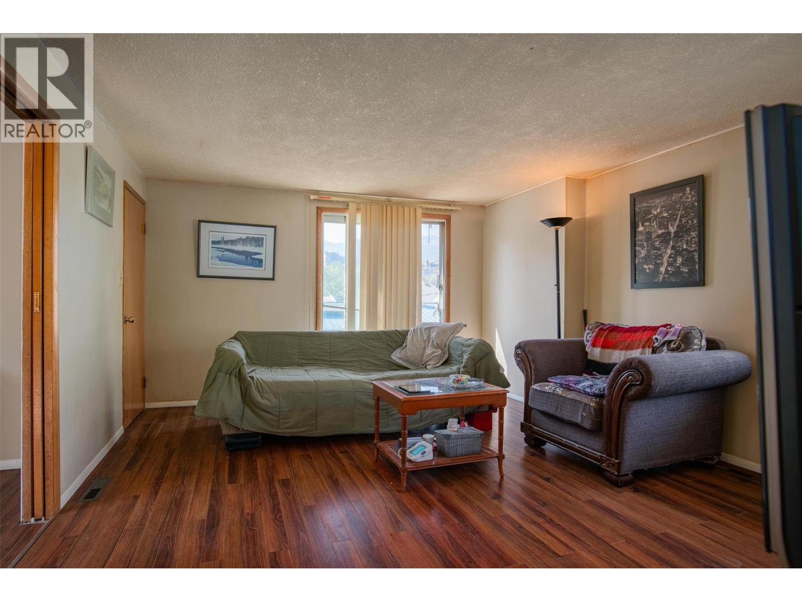 1338 Third Avenue, Trail