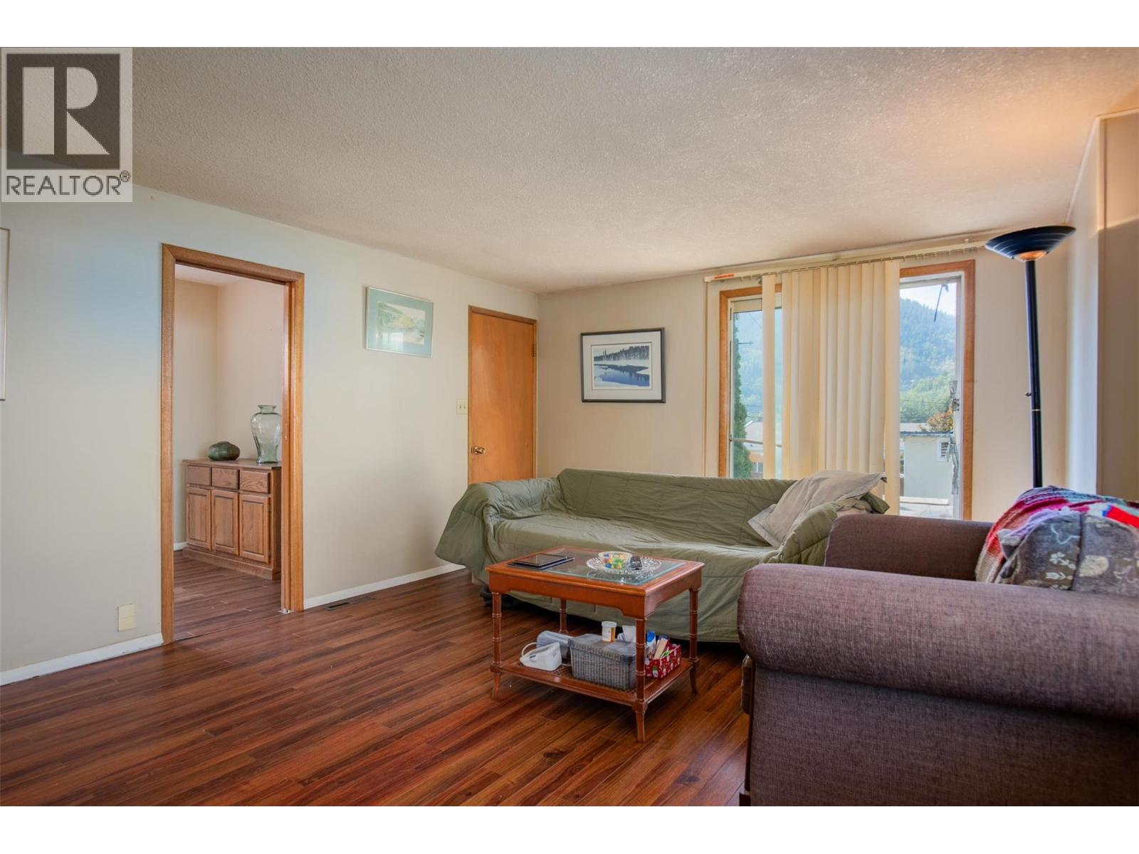 1338 Third Avenue, Trail